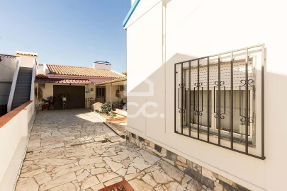 Moradia T4 para Venda em Malagueira e Horta das Figueiras