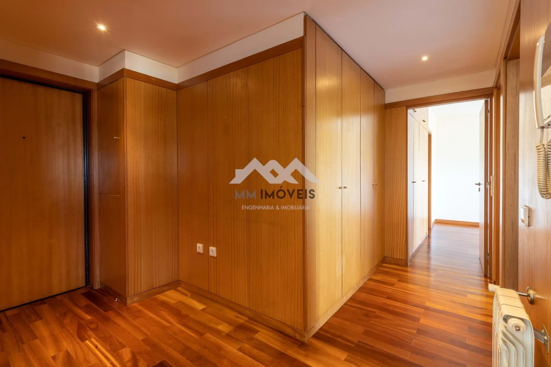 Apartamento T1 para Arrendamento em Pedrouços Foto 4