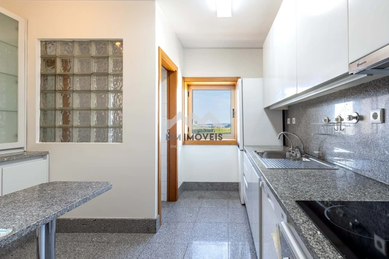 Apartamento T1 para Arrendamento em Pedrouços Foto 9