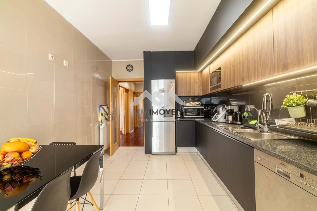 Apartamento T3 para Venda em Cidade da Maia Foto 12