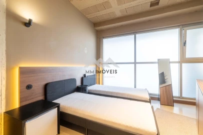 Negócio para Venda em Gondomar (São Cosme), Valbom e Jovim