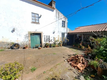 Moradia T2 para Venda em Casais e Alviobeira