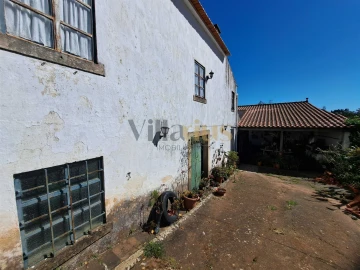 Moradia T2 para Venda em Casais e Alviobeira