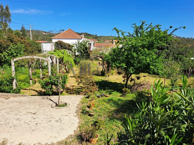 Moradia T2 para Venda em Casais e Alviobeira Foto 5