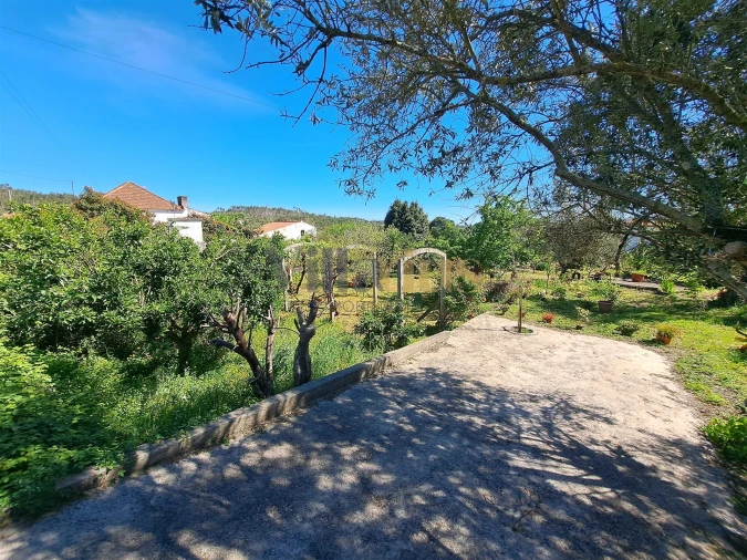 Moradia T2 para Venda em Casais e Alviobeira Foto 8