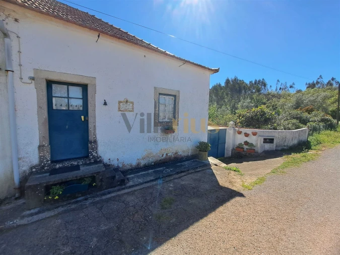 Moradia T2 para Venda em Casais e Alviobeira Foto 1