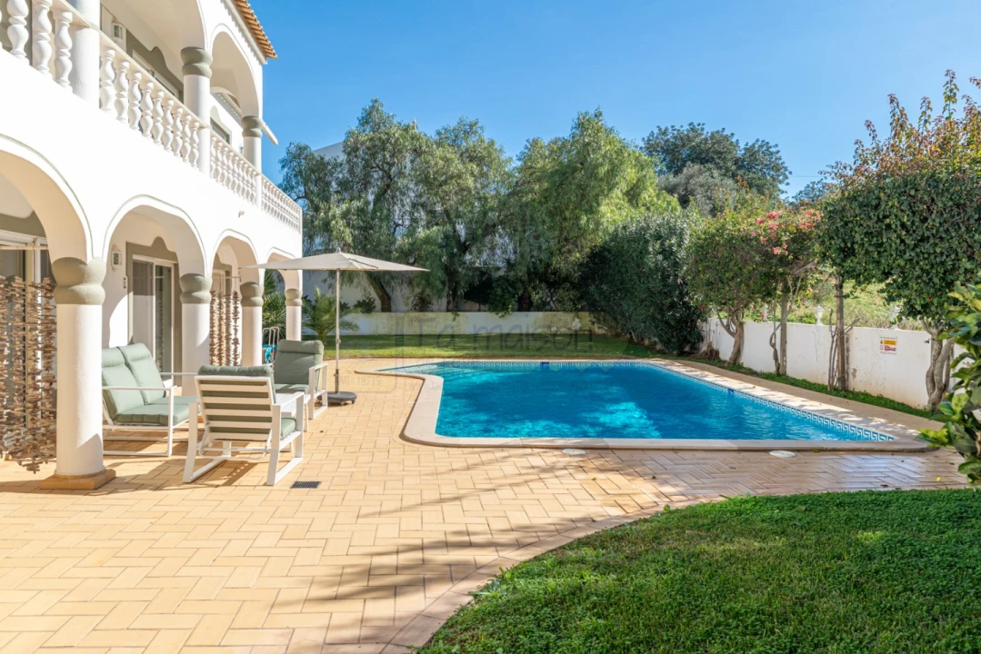 Moradia T5 para Venda em Boliqueime Foto 3