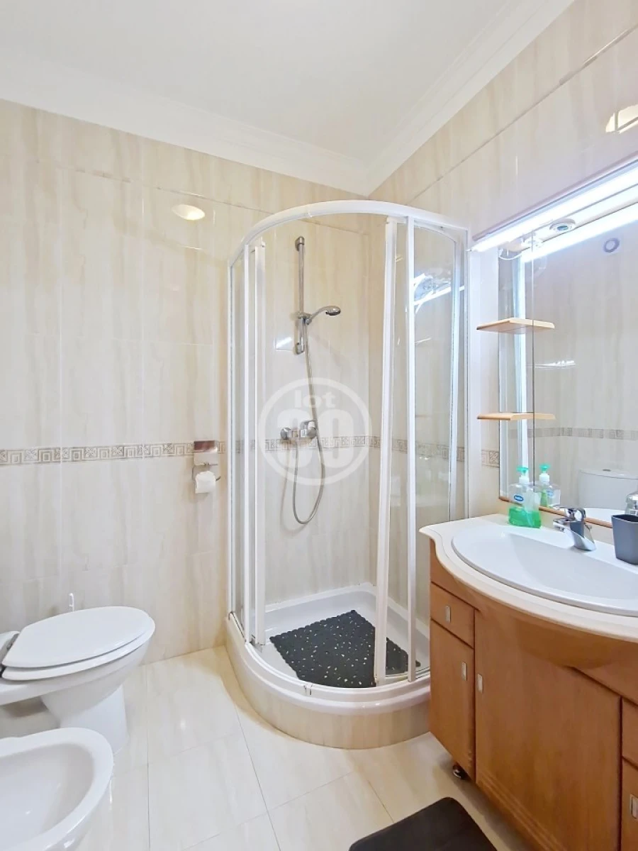 Apartamento T2 para Venda em Albufeira e Olhos de Água Foto 13