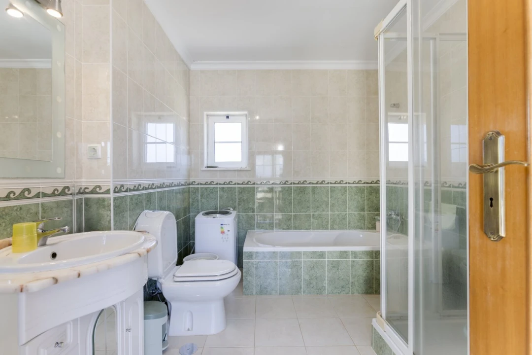 Moradia T4 para Venda em Luz Foto 21