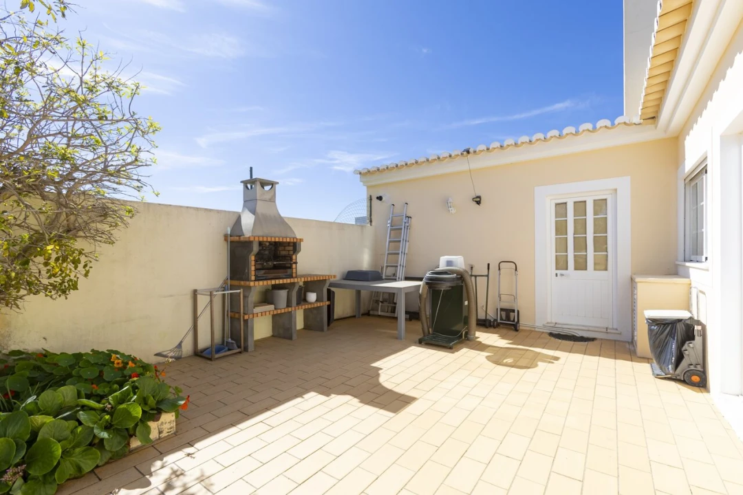 Moradia T4 para Venda em Luz Foto 22