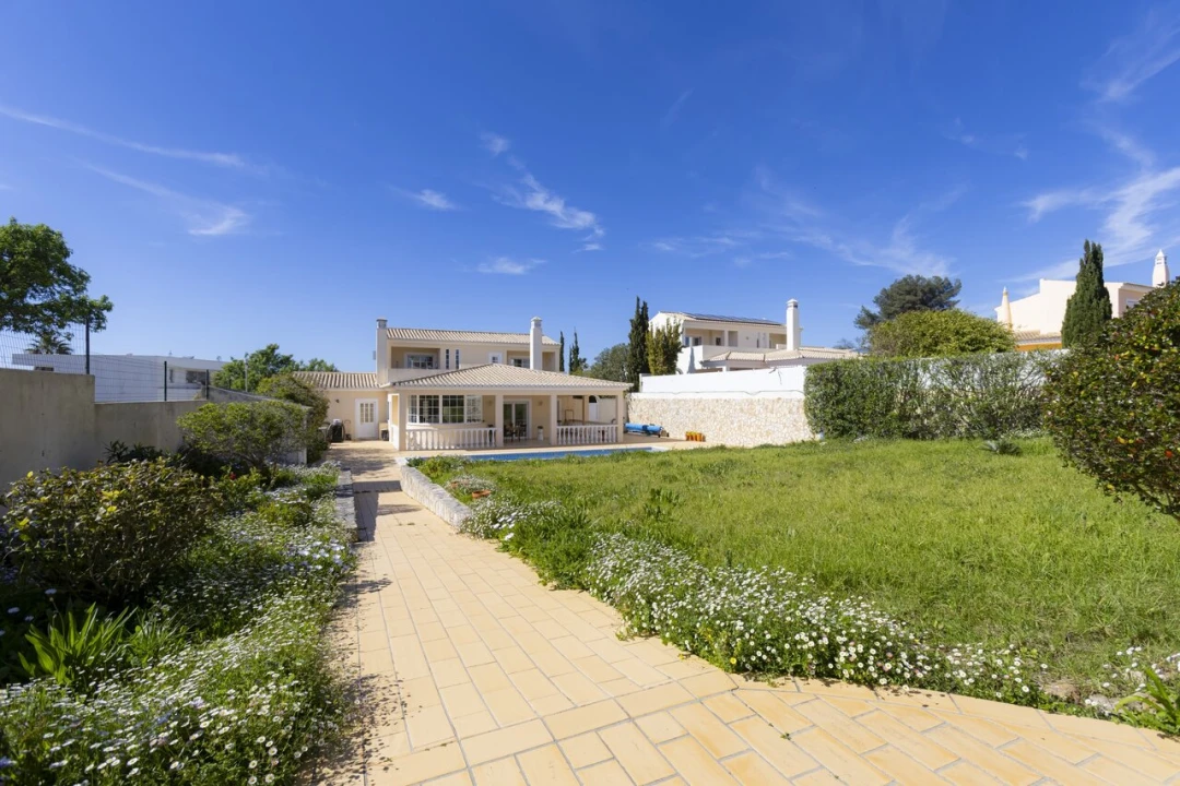 Moradia T4 para Venda em Luz Foto 25