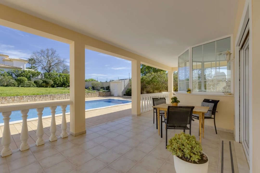 Moradia T4 para Venda em Luz Foto 9