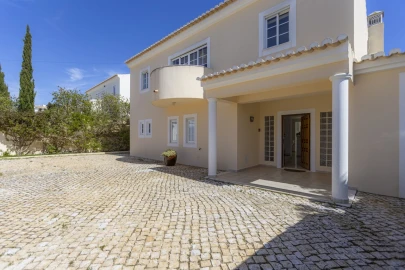 Moradia T4 para Venda em Luz