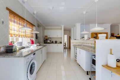 Moradia T4 para Venda em Luz