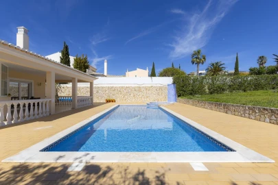 Moradia T4 para Venda em Luz