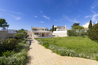 Moradia T4 para Venda em Luz