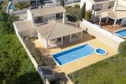 Moradia T4 para Venda em Luz