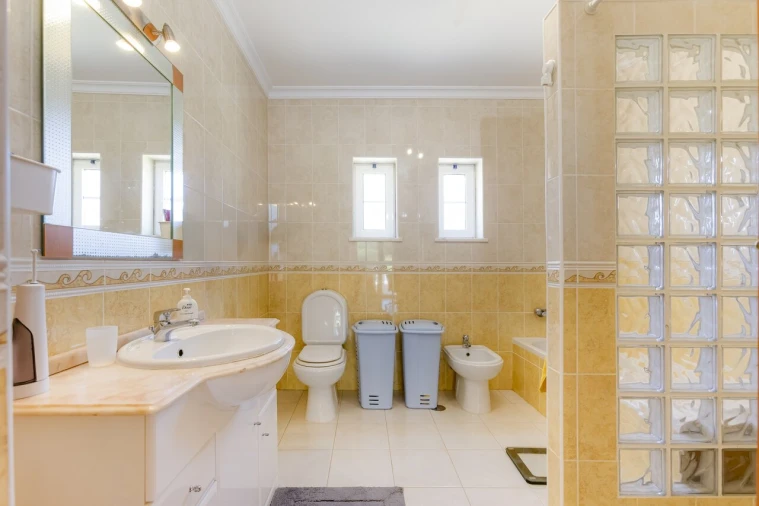 Moradia T4 para Venda em Luz Foto 12