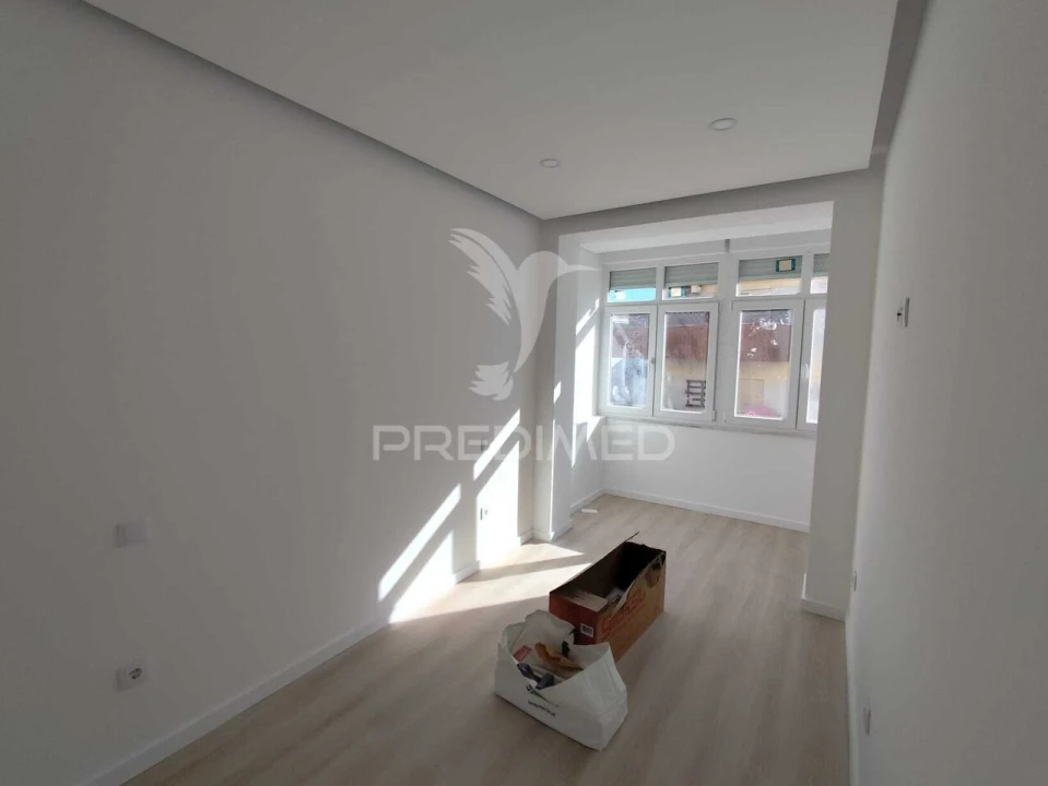 Apartamento T3 para Venda em Laranjeiro e Feijó Foto 21