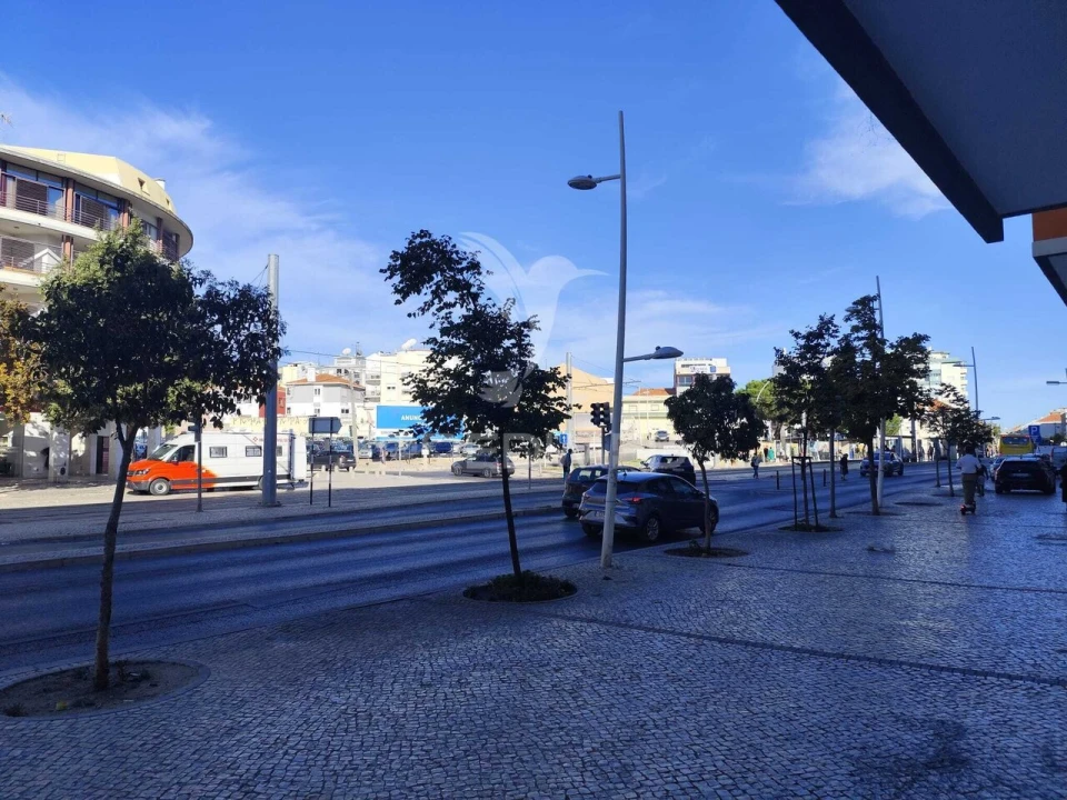 Apartamento T3 para Venda em Laranjeiro e Feijó Foto 23