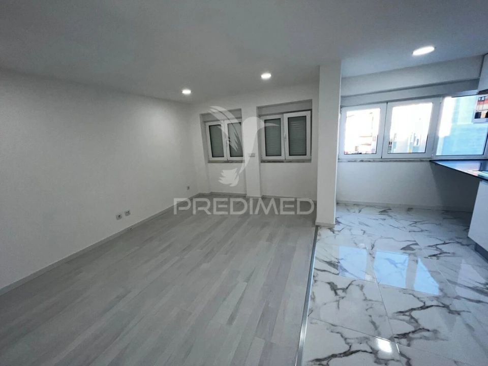 Apartamento T3 para Venda em Laranjeiro e Feijó Foto 12