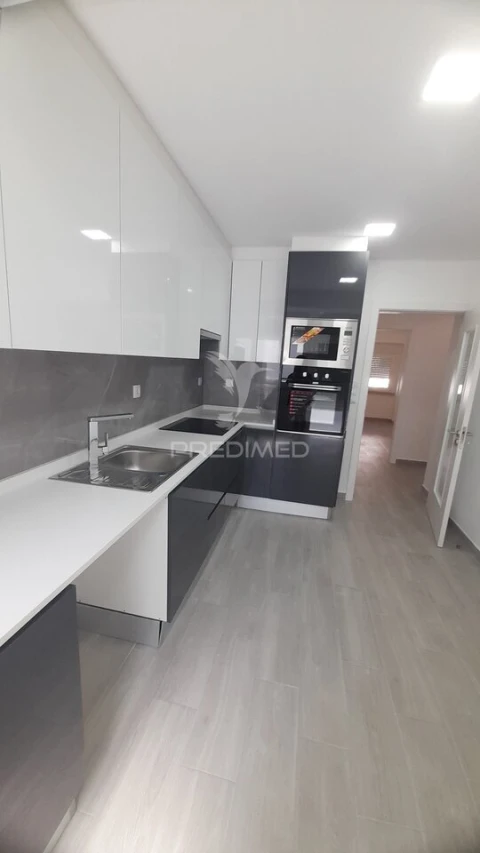 Apartamento T3 para Venda em Laranjeiro e Feijó