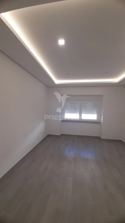 Apartamento T3 para Venda em Laranjeiro e Feijó