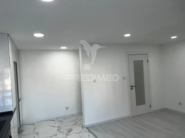 Apartamento T3 para Venda em Laranjeiro e Feijó