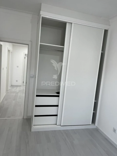 Apartamento T3 para Venda em Laranjeiro e Feijó