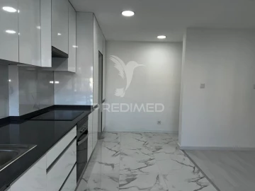Apartamento T3 para Venda em Laranjeiro e Feijó