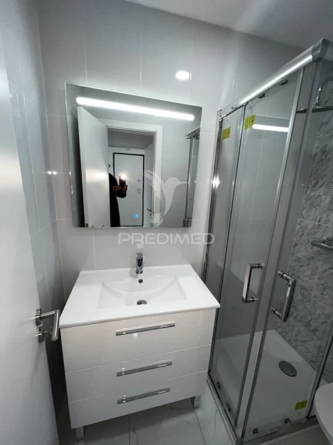 Apartamento T3 para Venda em Laranjeiro e Feijó
