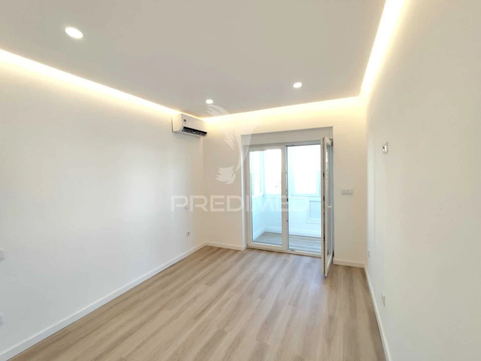 Apartamento T3 para Venda em Laranjeiro e Feijó Foto 7