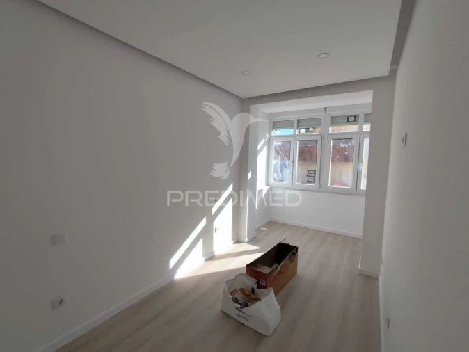 Apartamento T3 para Venda em Laranjeiro e Feijó Foto 21