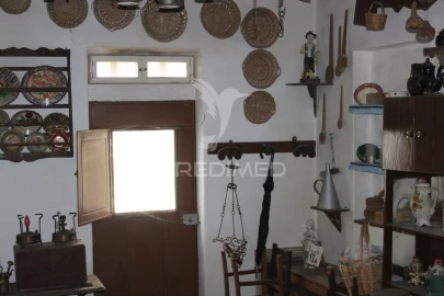 Armazém para Venda em Redondo