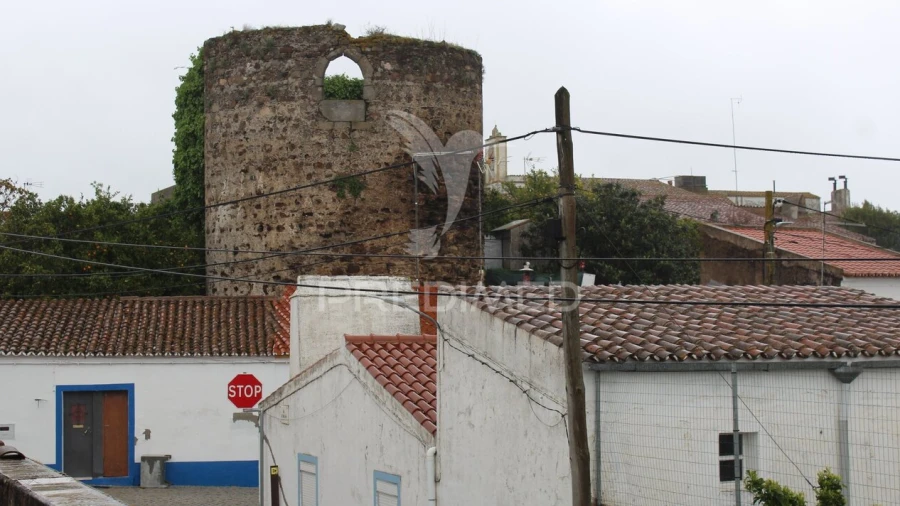 Armazém para Venda em Redondo