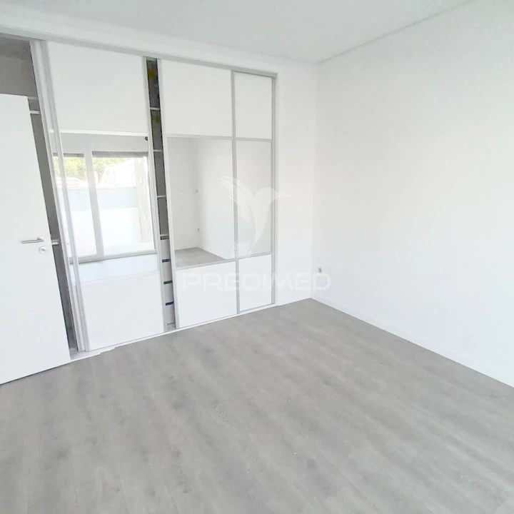 Apartamento T3 para Venda em Laranjeiro e Feijó Foto 8