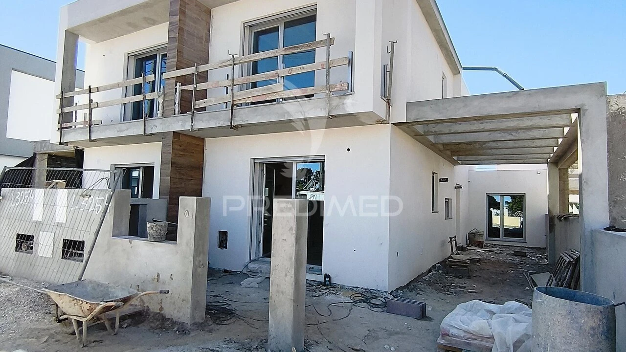 Moradia T3 para Venda em Fernao Ferro Foto 1