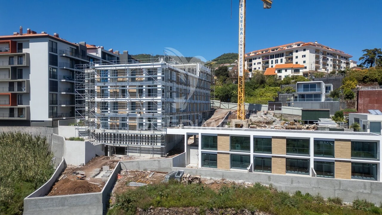 Apartamento T2 para Venda em Caniço Foto 10
