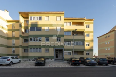 Apartamento T1 para Venda em São Domingos de Rana