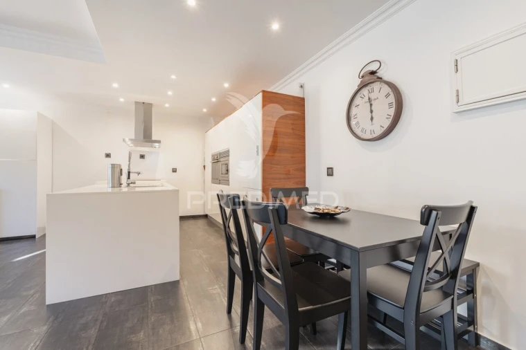 Apartamento T1 para Venda em São Domingos de Rana Foto 14