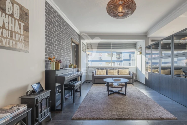 Apartamento T1 para Venda em São Domingos de Rana Foto 8