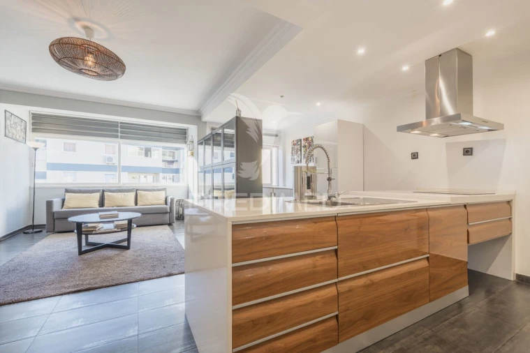 Apartamento T1 para Venda em São Domingos de Rana Foto 18