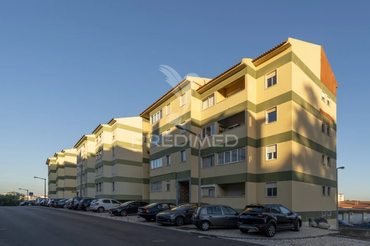 Apartamento T1 para Venda em São Domingos de Rana Foto 38