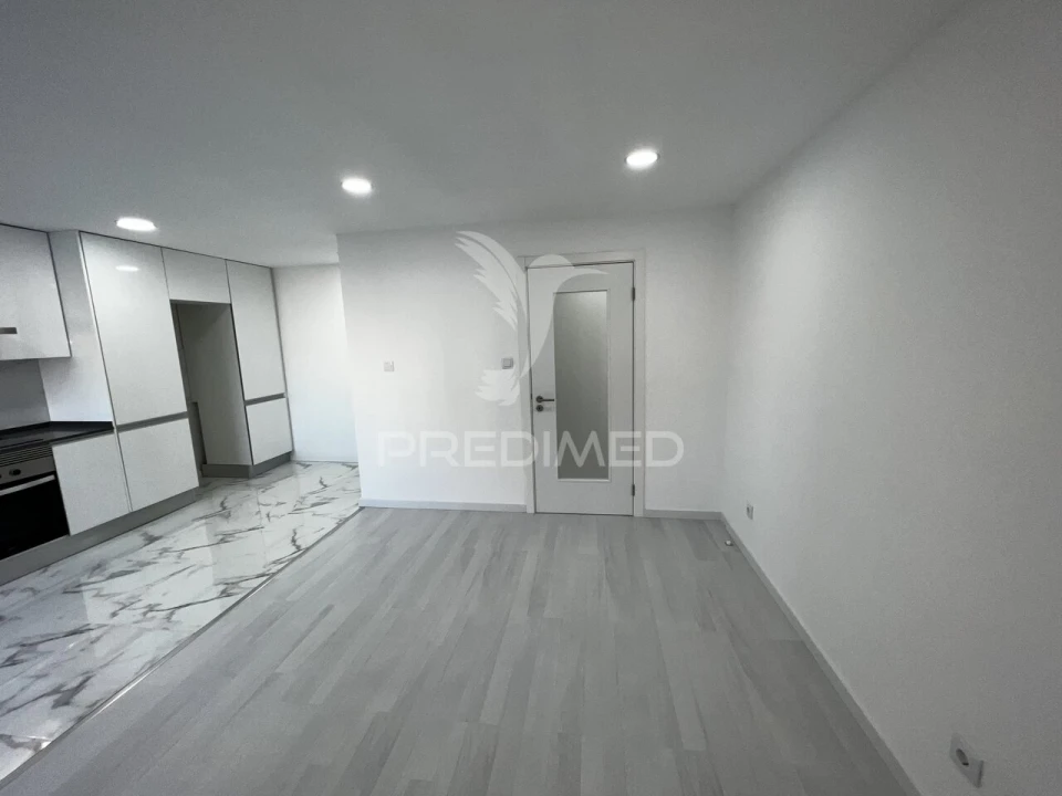 Apartamento T2 para Venda em Amora Foto 1