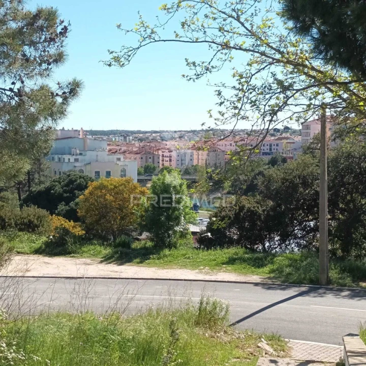 Apartamento T2 para Venda em Laranjeiro e Feijó Foto 26