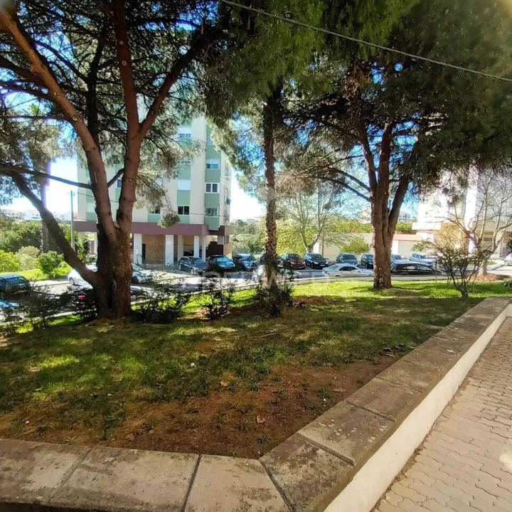 Apartamento T2 para Venda em Laranjeiro e Feijó Foto 28