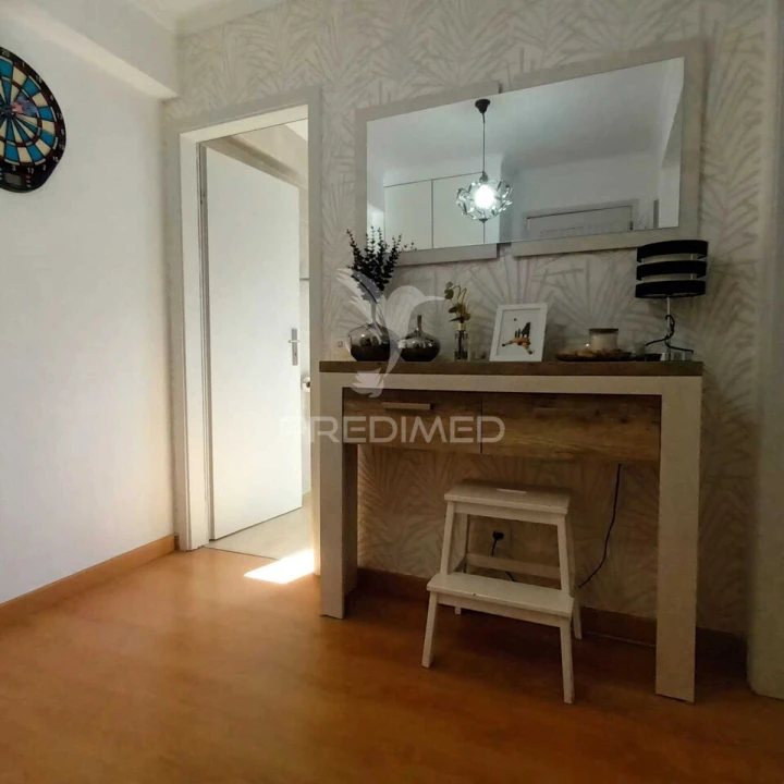 Apartamento T2 para Venda em Laranjeiro e Feijó Foto 2