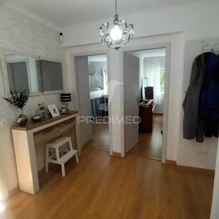 Apartamento T2 para Venda em Laranjeiro e Feijó Foto 1