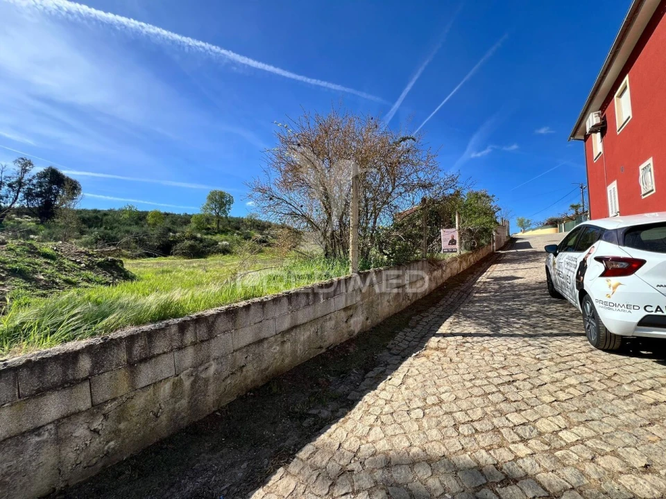 Terreno para Venda em Carvalhais Foto 2