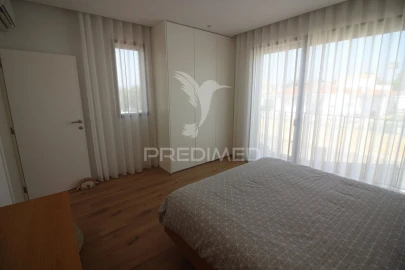 Moradia T3 para Venda em Ferreiras